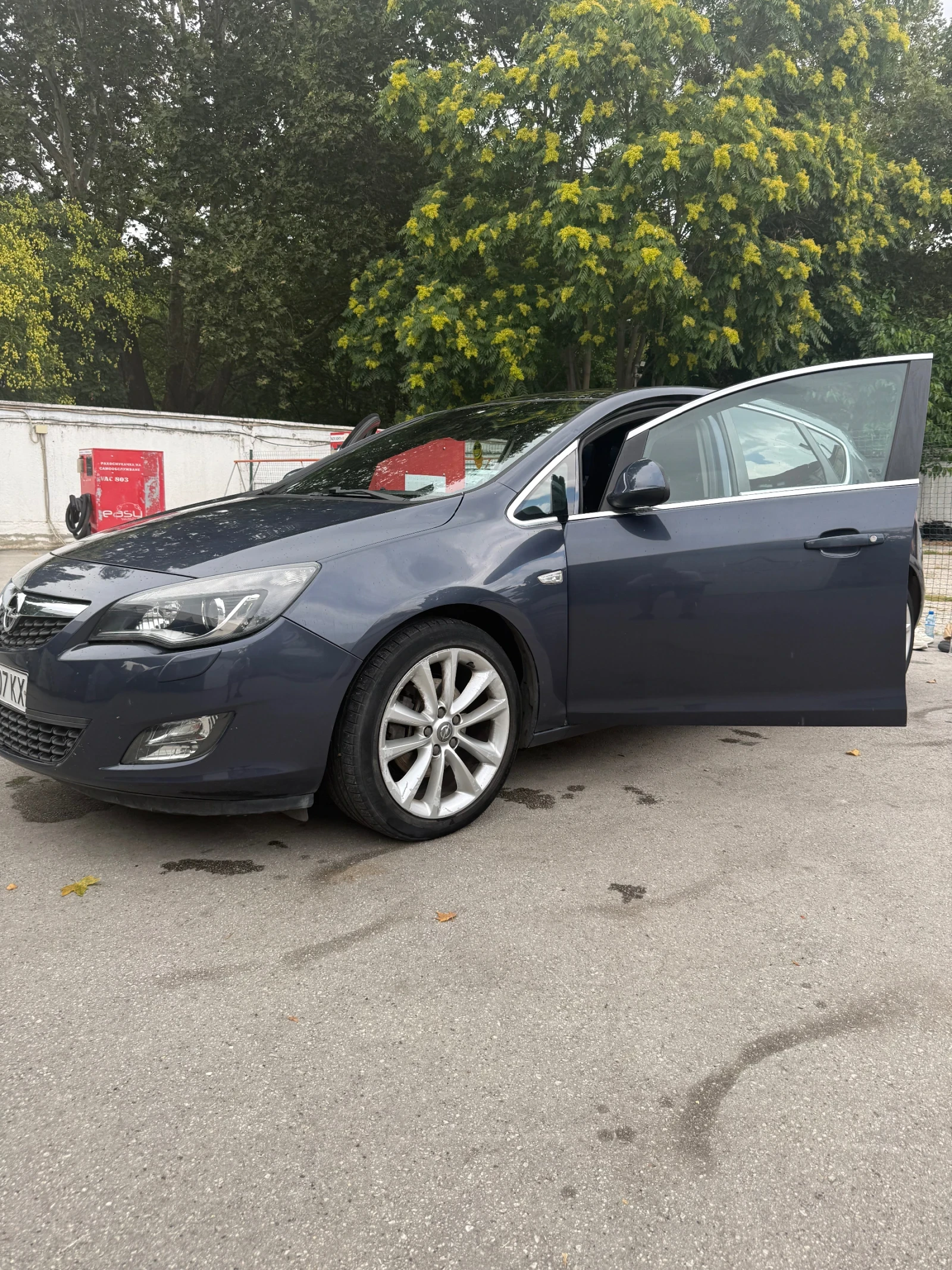 Opel Astra Колата е в перфектно състояния .Нов съединител .Но