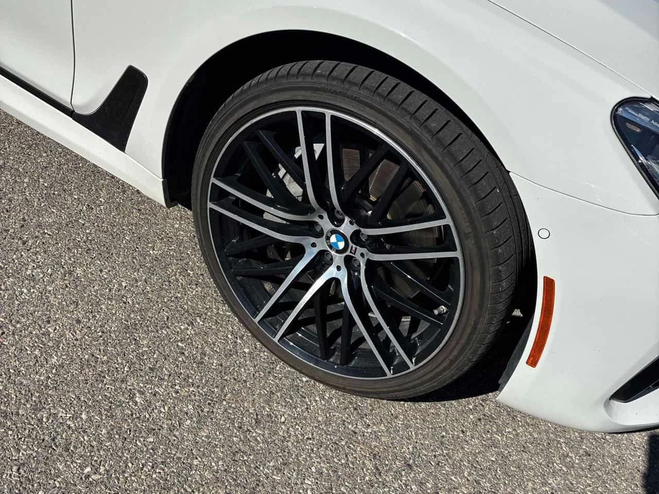 BMW 750 Long * Без инциденти * Пълна история * CARFAX * , снимка 13 - Автомобили и джипове - 56318853