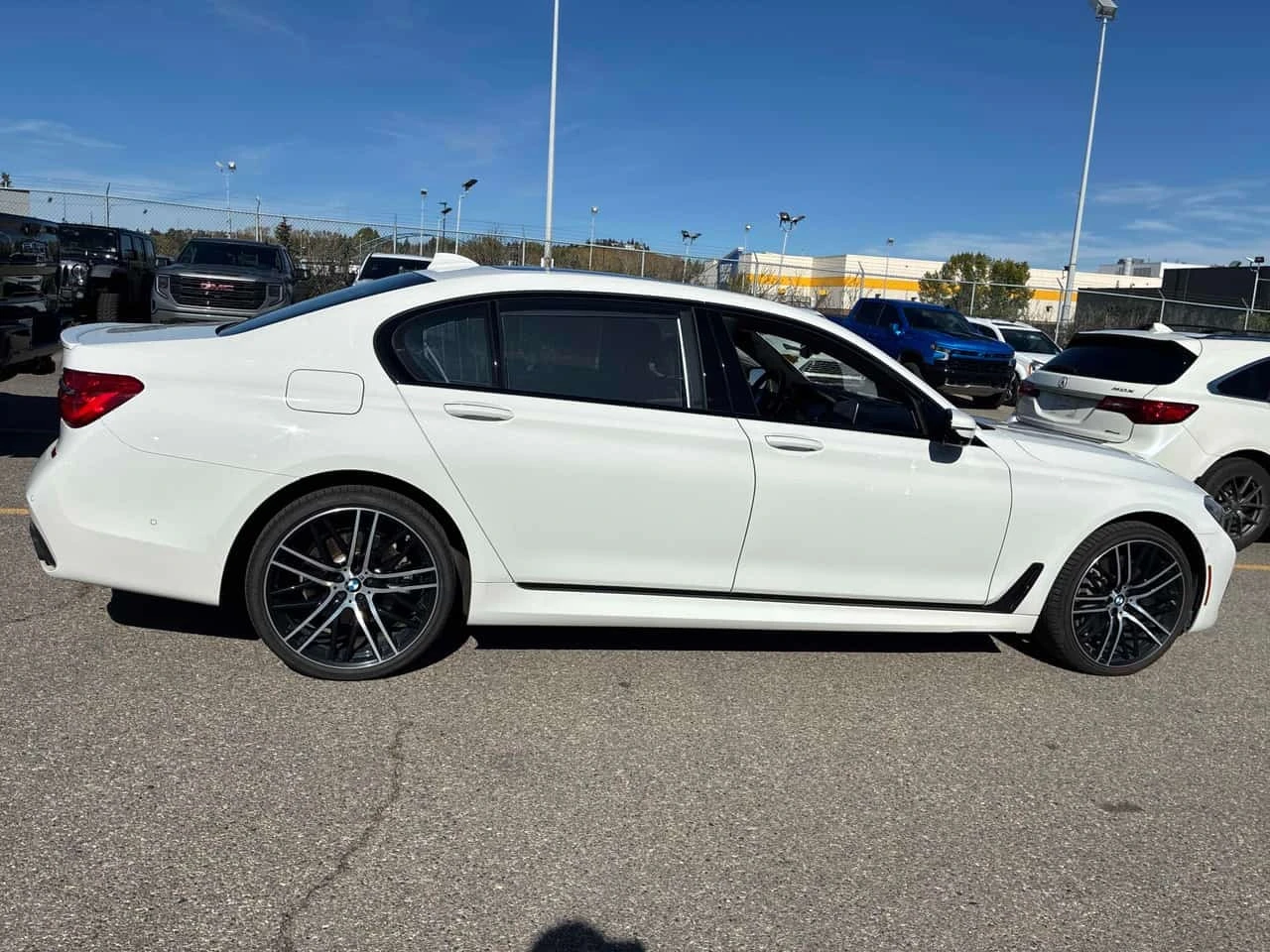 BMW 750 Long * Без инциденти * Пълна история * CARFAX * , снимка 5 - Автомобили и джипове - 56318853