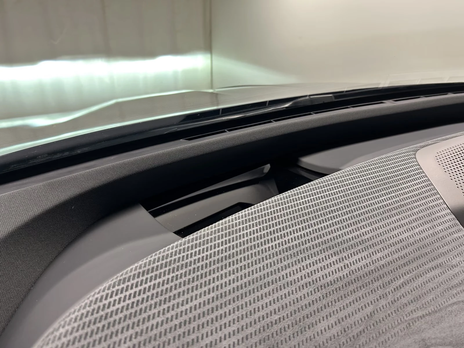 BMW iX M70x/M-SPORT/360/HUD/ICONIC GLOW/SHADOW PACK/H&K/ | Mobile.bg � ����������� 11