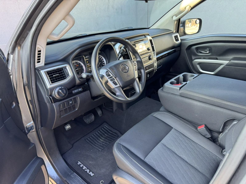 Nissan Titan crew cab 5.6L V8 4x4, снимка 10 - Автомобили и джипове - 48337234