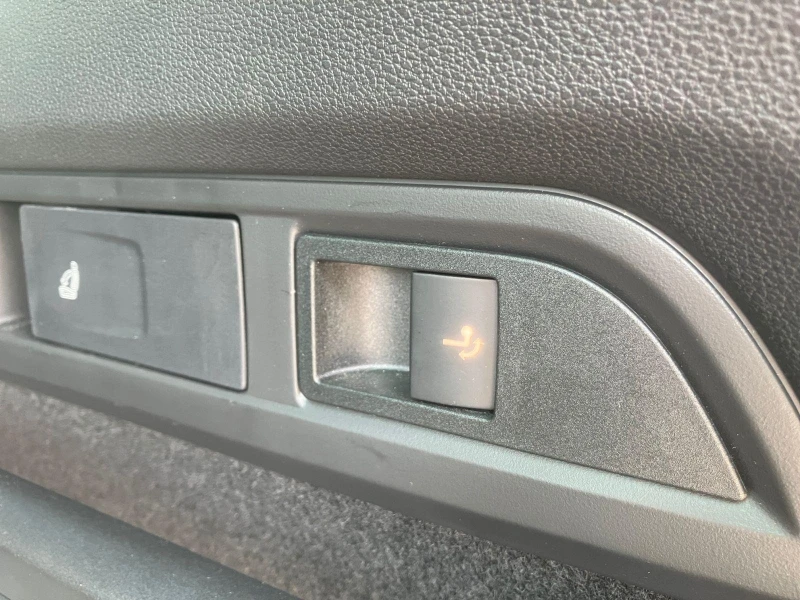 Skoda Kodiaq RS* 2.0 TSI* 4x4* DSG* DISTR* KEYLESS* , снимка 13 - Автомобили и джипове - 51200864