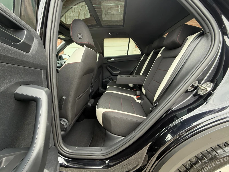 VW T-Roc AVTOMAT-4X4-DIGITAL-ШВЕЙЦАРИЯ-FULL-FULL, снимка 15 - Автомобили и джипове - 51911950