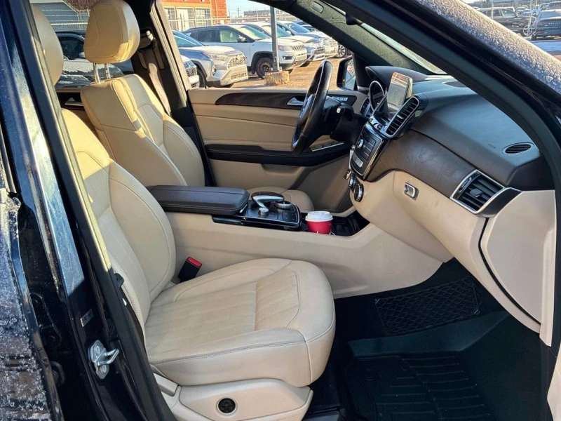 Mercedes-Benz GLE 400 * CARFAX * БЕЗ ПЪРВОНАЧАЛНА ВНОСКА, снимка 13 - Автомобили и джипове - 52567795