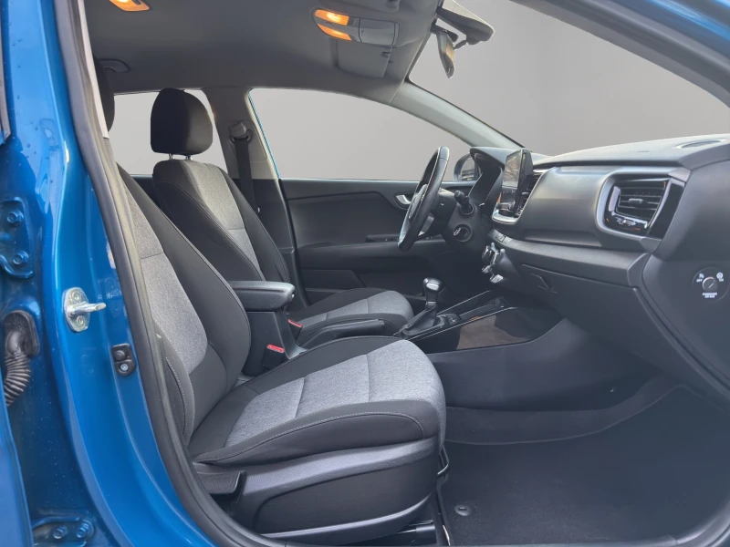 Kia Stonic 1.0 i , снимка 12 - Автомобили и джипове - 52815087