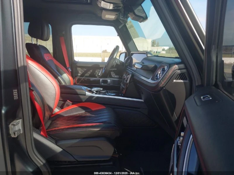 Mercedes-Benz G 63 AMG 4.0L V-8 DI, DOHC, VVT, TURBO, 577HP All Wheel, снимка 10 - Автомобили и джипове - 52886141