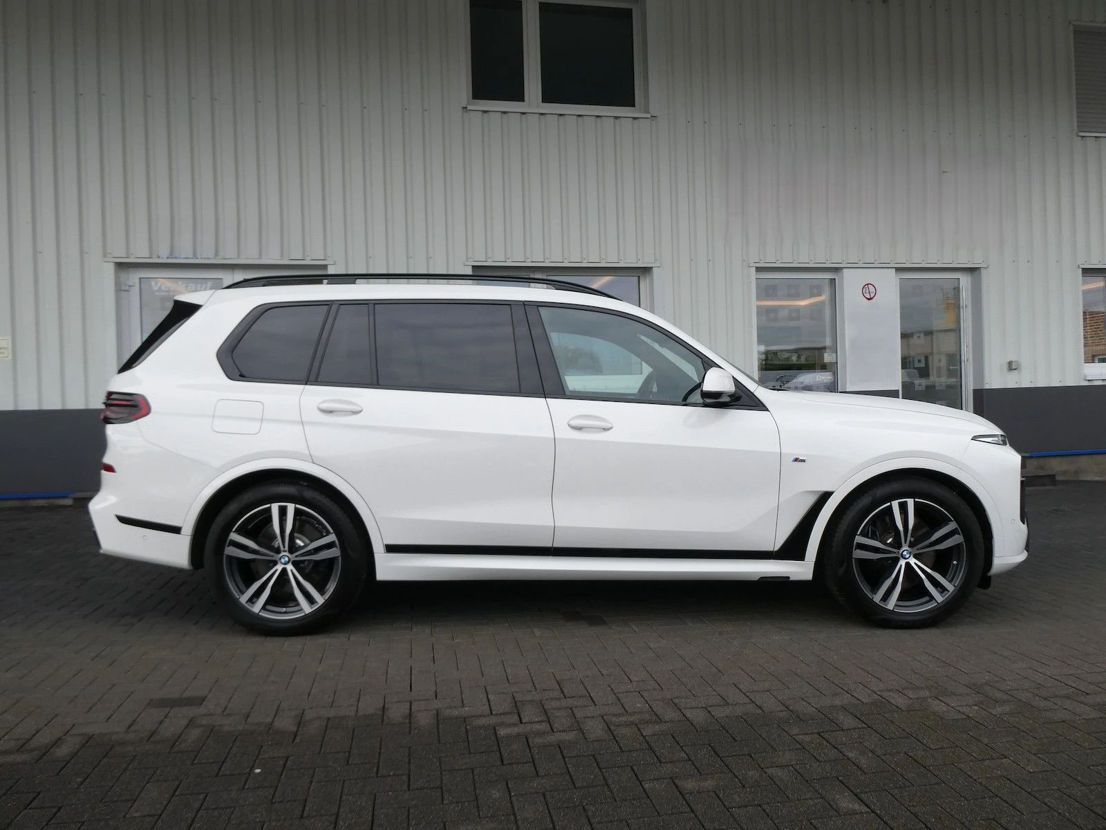 BMW X7 40d/ FACELIFT/ M-SPORT/ HEAD UP/ PANO/ CAMERA/  - изображение 7