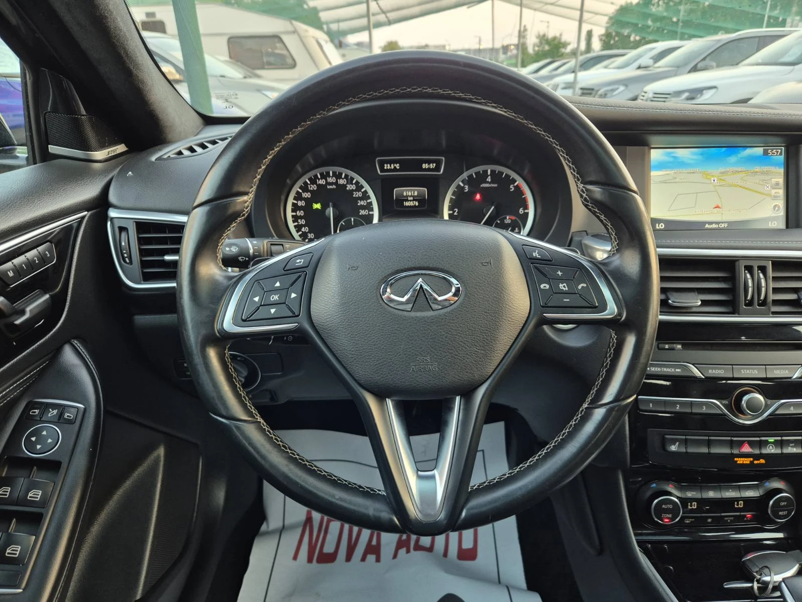 Infiniti QX30 2.2D-4X4-PREMIUM-ПАНОРАМА-160000км-СУПЕР СЪСТОЯНИЕ - изображение 9