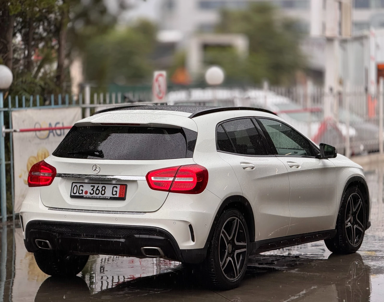 Mercedes-Benz GLA 220 - 4-matic - Amg - Panorama - Led - Navi - - изображение 2
