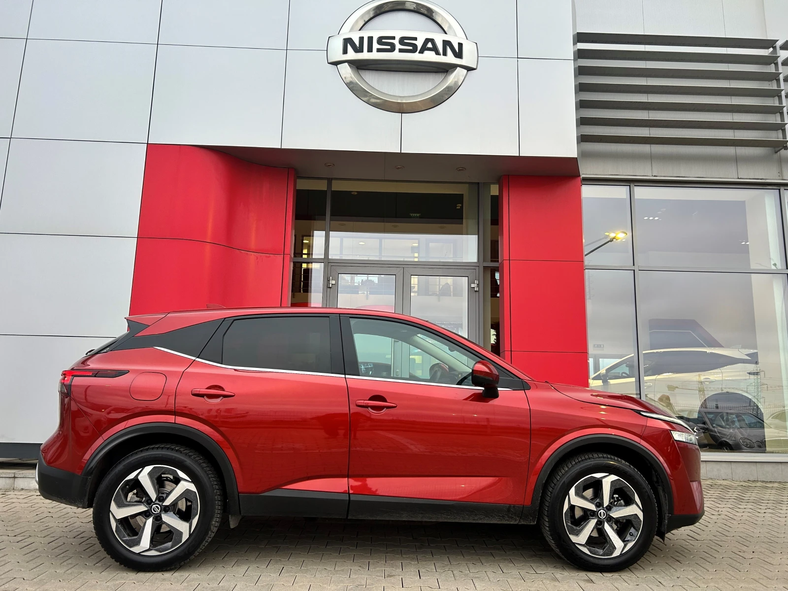 Nissan Qashqai 1.3 DDT N-Connecta A/T - изображение 2