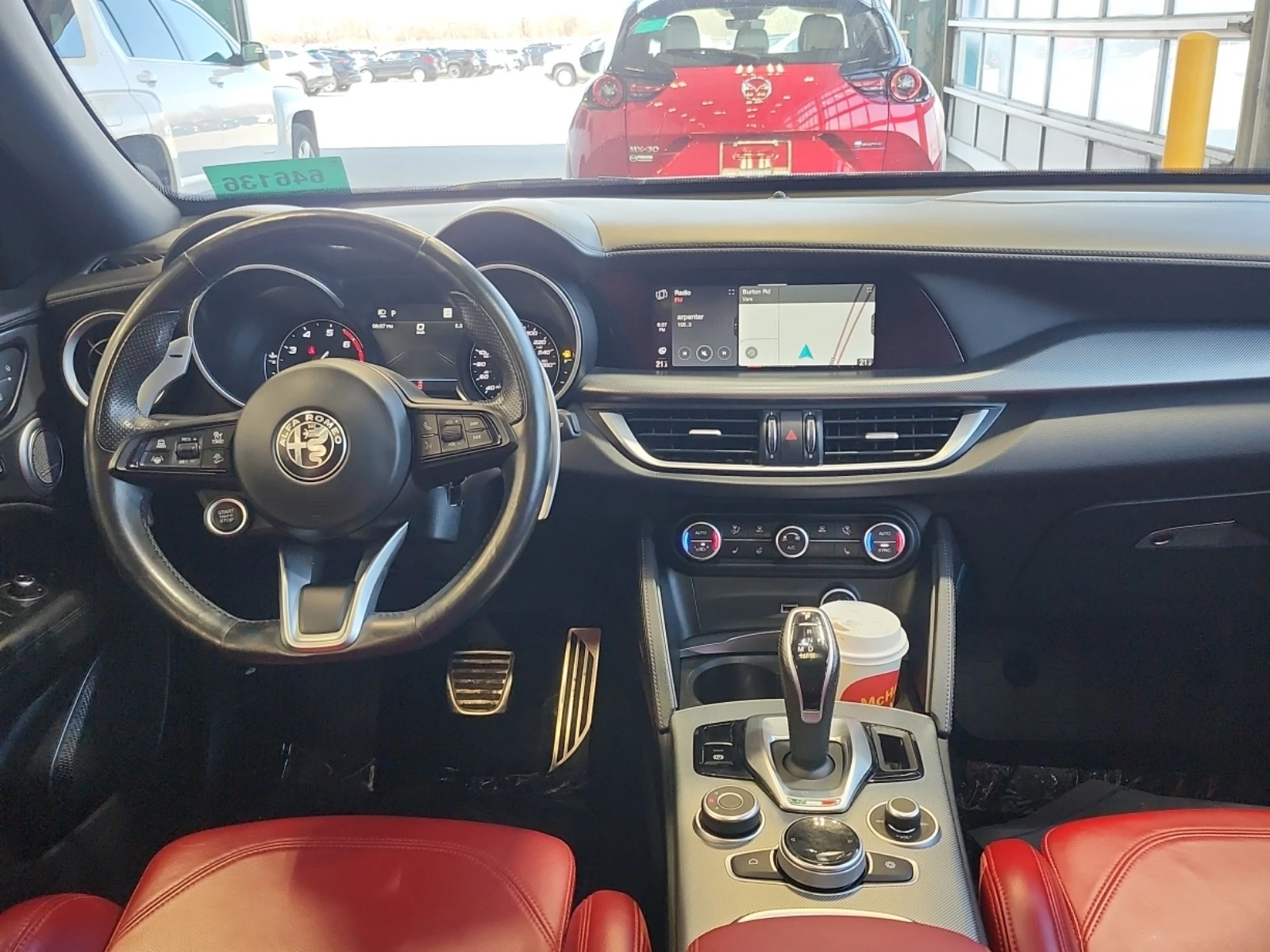 Alfa Romeo Stelvio VELOCE/AWD/H&K/Distronic/RED Interior, снимка 8 - Автомобили и джипове - 54440991
