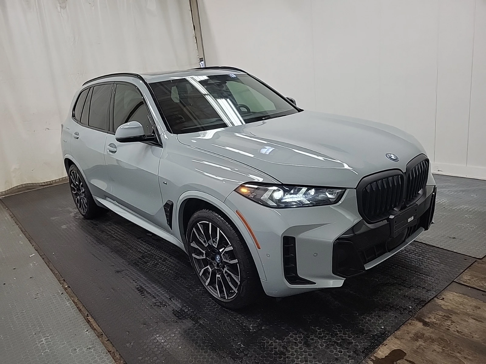 BMW X5 XDRIVE50E * CARFAX * АВТО КРЕДИТ * Цена до БГ * , снимка 2 - Автомобили и джипове - 54512915