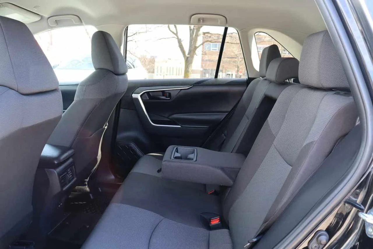 Toyota Rav4 2.5L Hybrid LE | , снимка 10 - Автомобили и джипове - 54641274