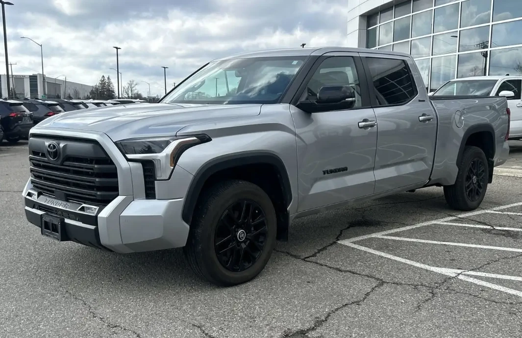 Toyota Tundra CREWMAX | LIMITED | LONG BED | DISTR , снимка 1 - Автомобили и джипове - 54718108