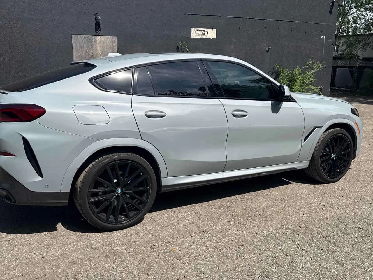 BMW X6 * xDrive40i * ОБДУХВАНЕ * ДИСТРОНИК * 360 * H/K, снимка 3 - Автомобили и джипове - 54840938
