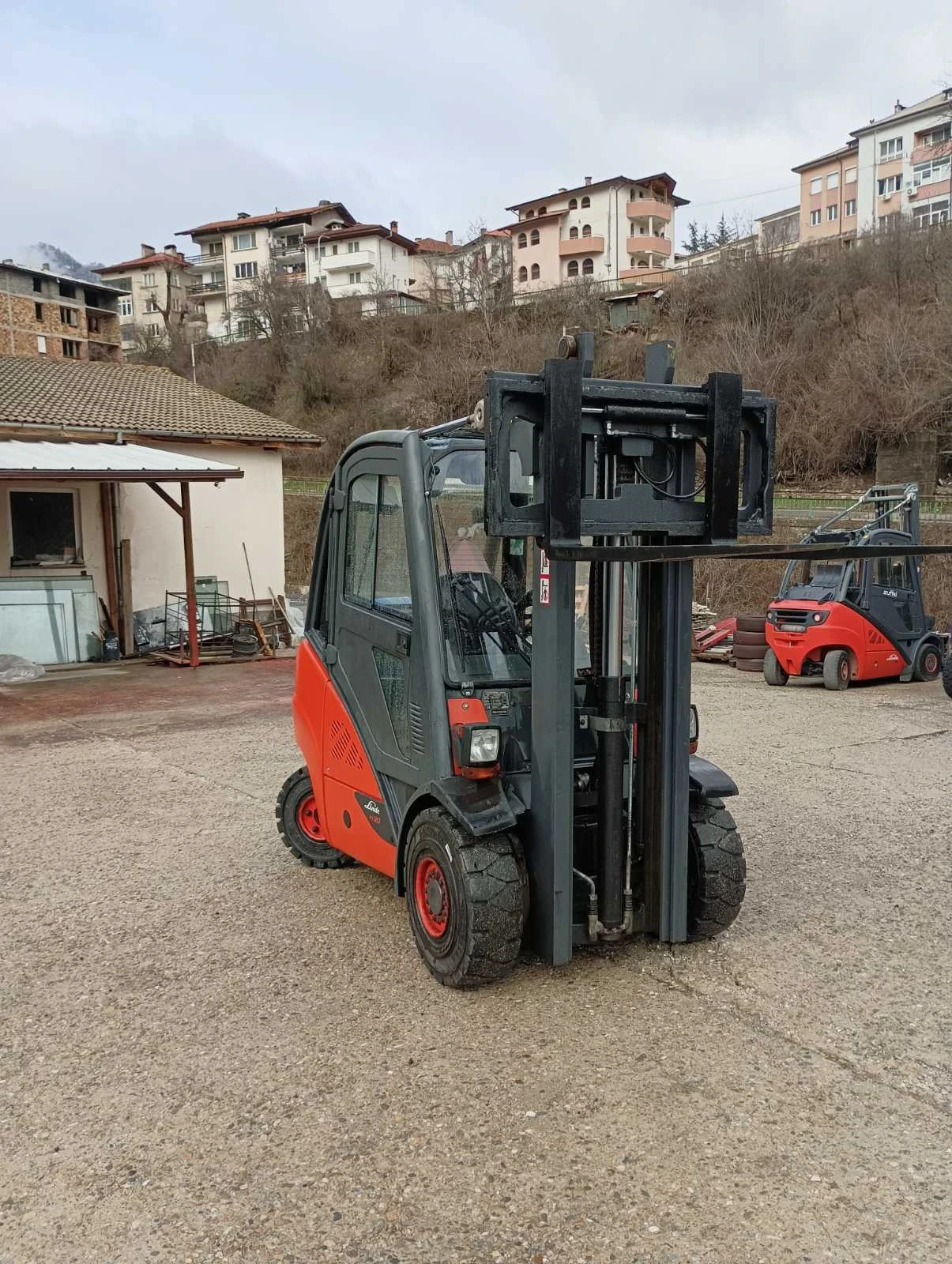 ������� Linde    ������� �30 ��� ���� �������� | Mobile.bg � ����������� 12