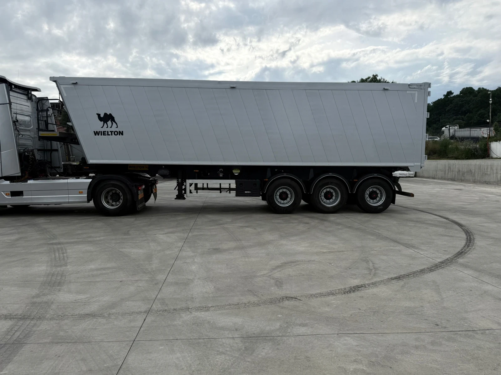 Полуремарке Wielton 55 m3 SAF Боге, снимка 8 - Ремаркета - 54360463
