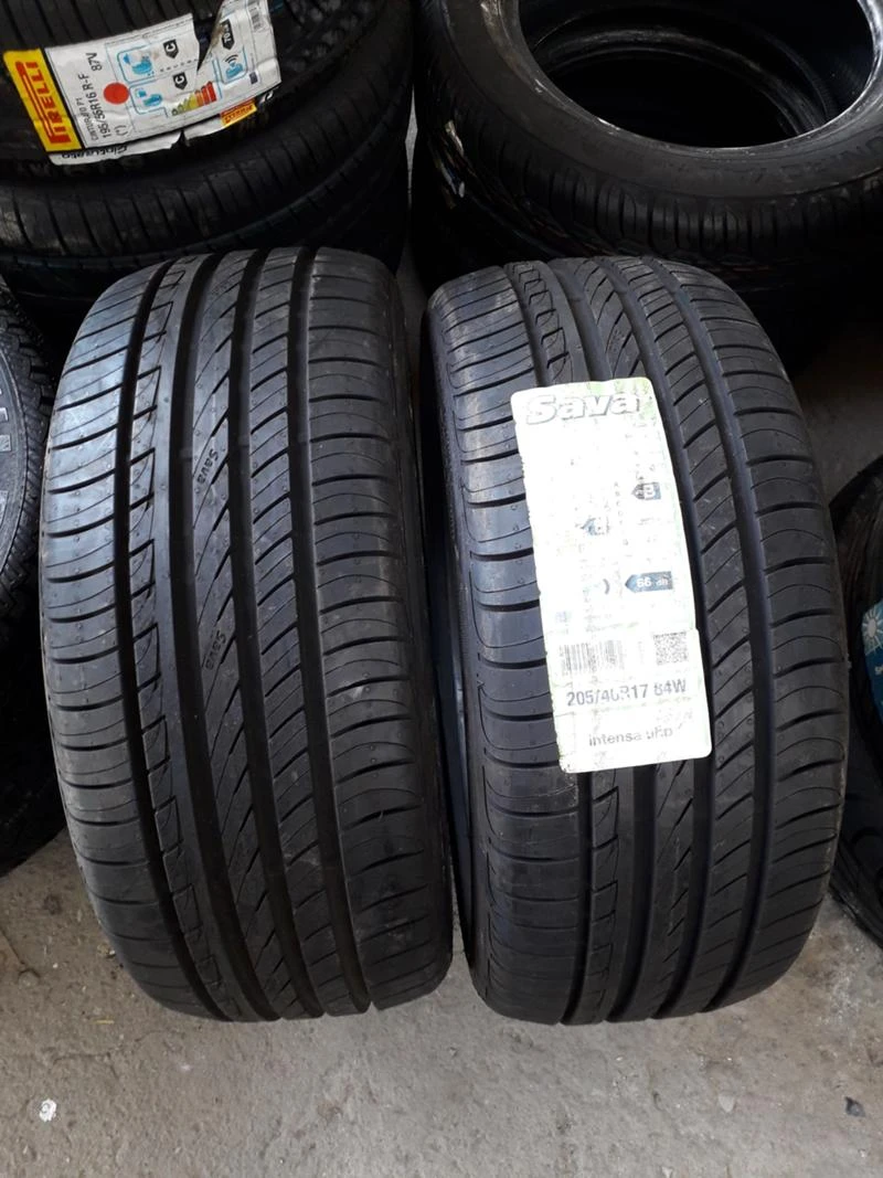 Гуми Летни 205/40R17, снимка 1 - Гуми и джанти - 45864126