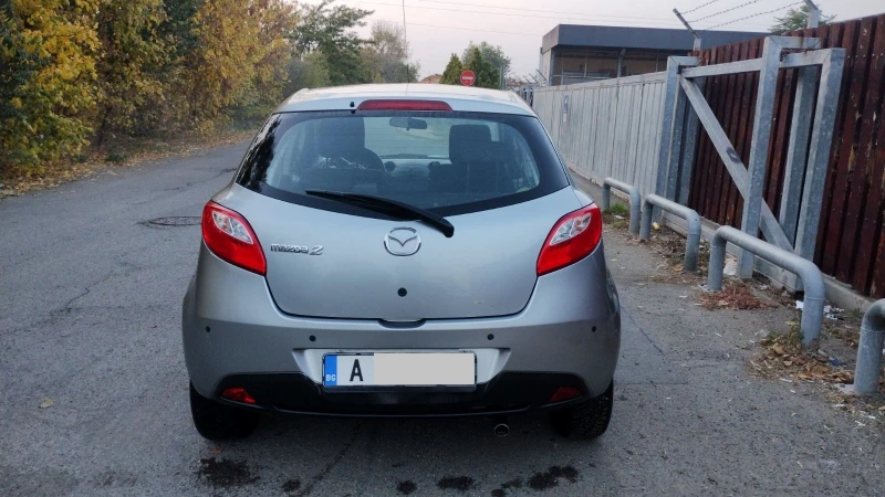 Mazda 2 1.3i, 95 000 km, снимка 4 - Автомобили и джипове - 47767377