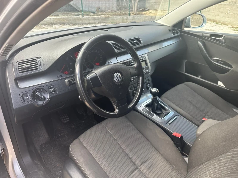 VW Passat 1.9 TDI, снимка 9 - Автомобили и джипове - 48376851