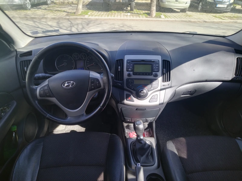 Hyundai I30 1.6 CRDI CW, снимка 12 - Автомобили и джипове - 49432693