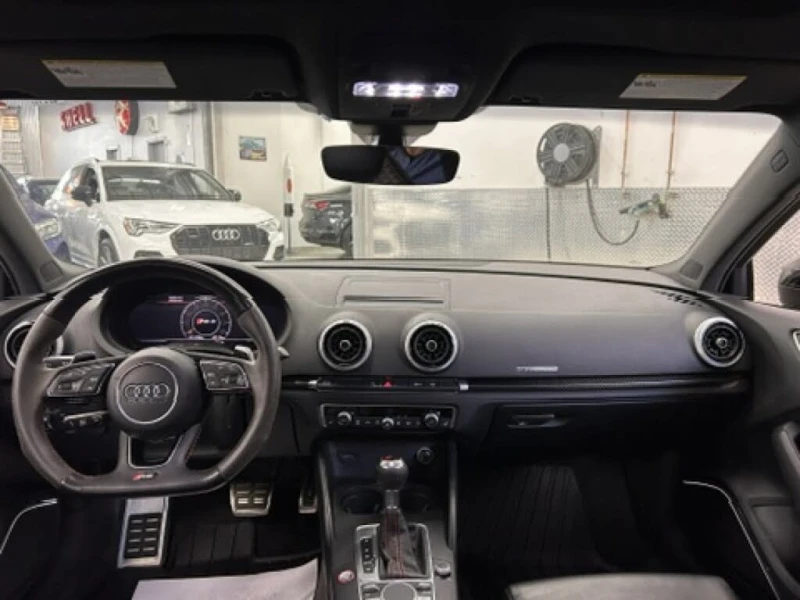 Audi Rs3 B&O* ПАНОРАМА* DISTRONIC* МЪРТВА ТОЧКА* КЕЙЛЕС, снимка 9 - Автомобили и джипове - 52630768