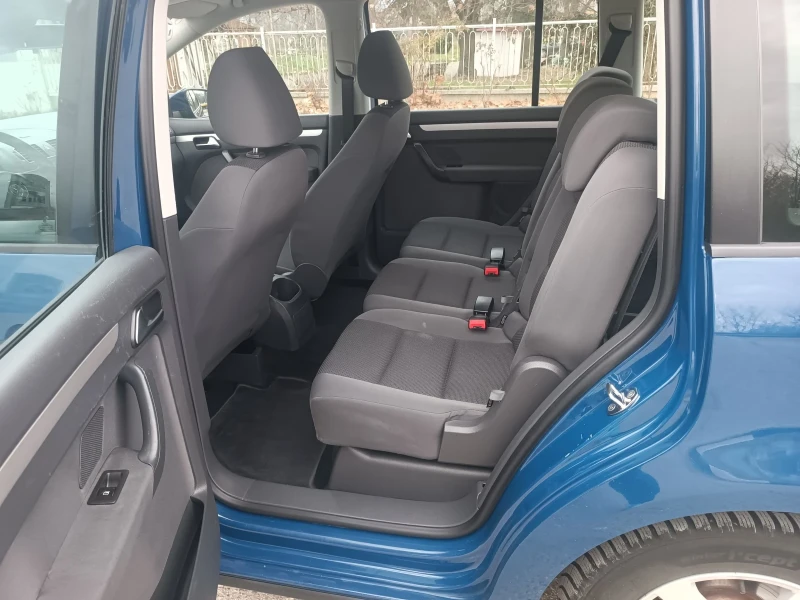 VW Touran 1.6 TDI НОВ ВНОС , снимка 10 - Автомобили и джипове - 52906072