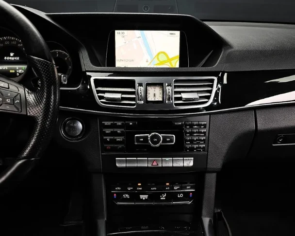 Mercedes-Benz E 250 4Matic Avantgarde, снимка 14 - Автомобили и джипове - 52751024