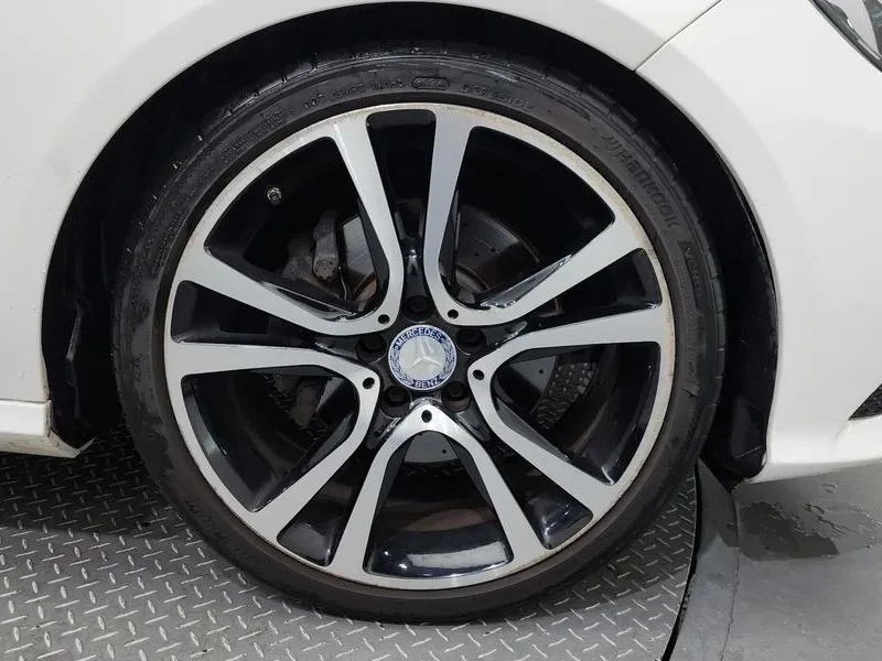 Mercedes-Benz E 220 Cdi Avantgarde Sport - изображение 5