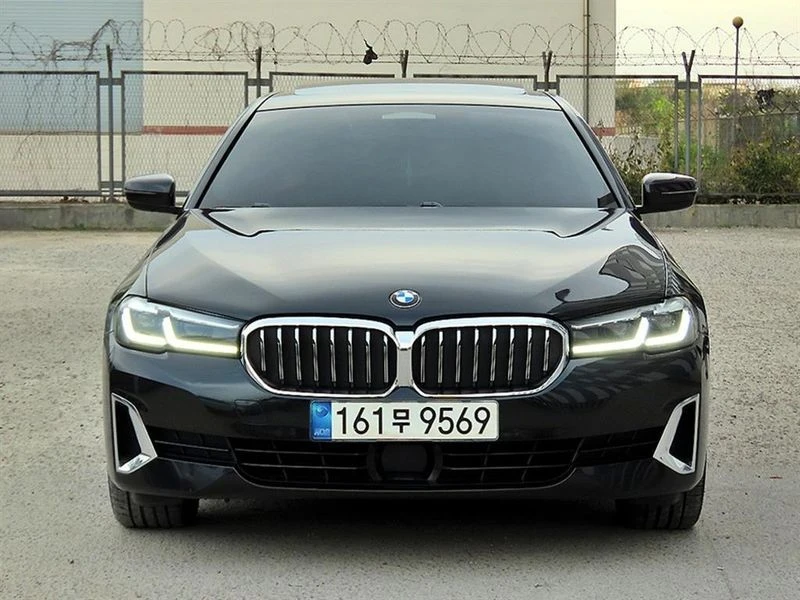 BMW 523 523d xDrive Luxury| 190к.с.| ВКЛ.ТЕХНОТЕСТ, снимка 2 - Автомобили и джипове - 55453841