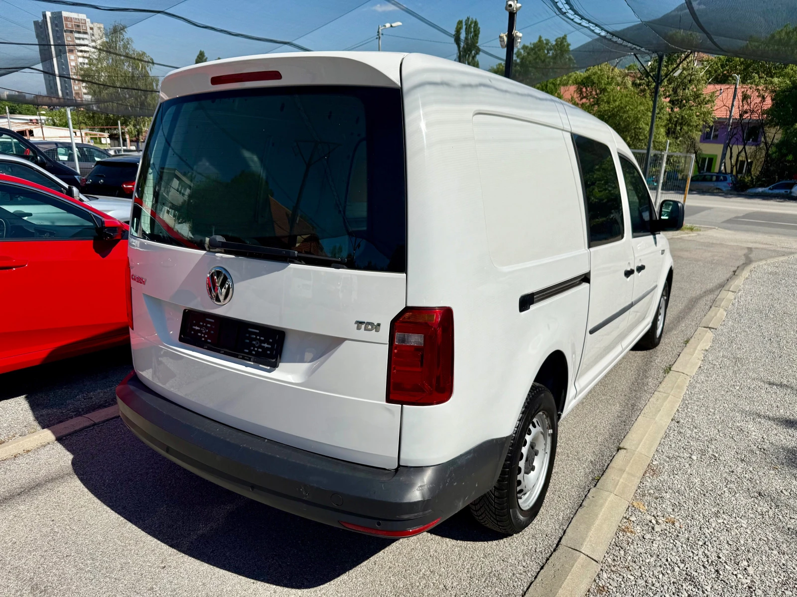 VW Caddy Maxi 🇨🇭 - изображение 6