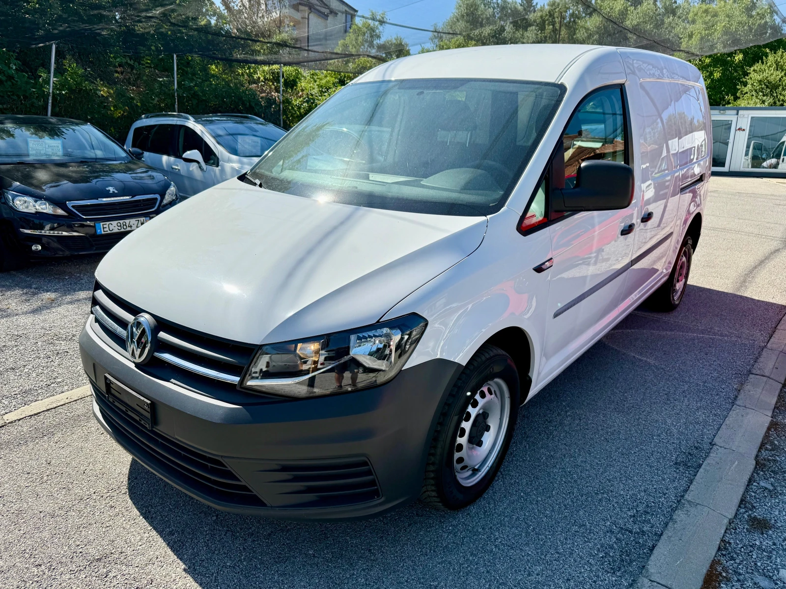 VW Caddy Maxi 🇨🇭 - изображение 3