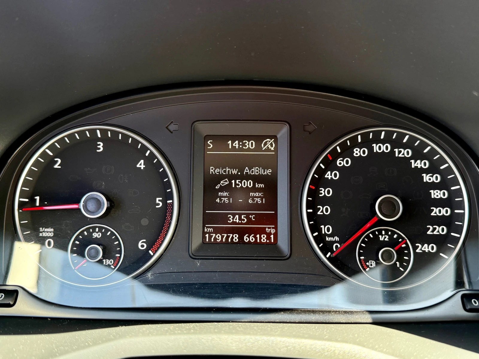 VW Caddy Maxi 🇨🇭 - изображение 8