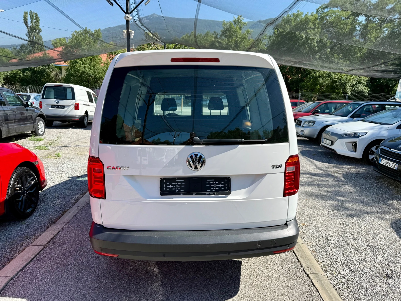 VW Caddy Maxi 🇨🇭 - изображение 5