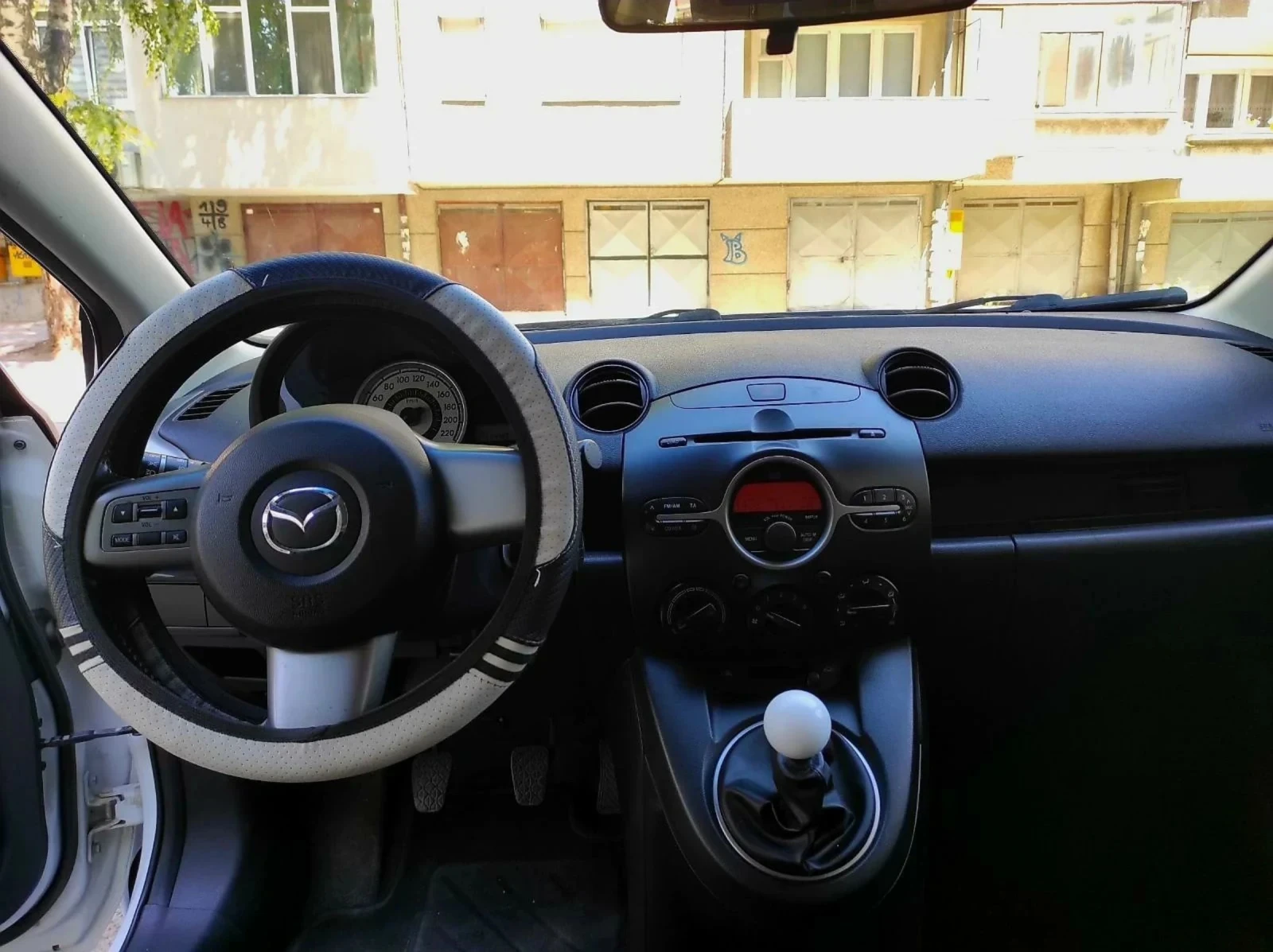 Mazda 2  - изображение 8
