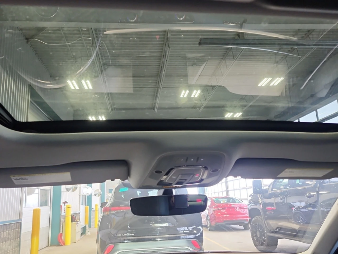 Audi A4 * АВТО КРЕДИТ* ЦЕНА ДО БГ * СЕРВИЗНА ИСТОРИЯ *  - изображение 10