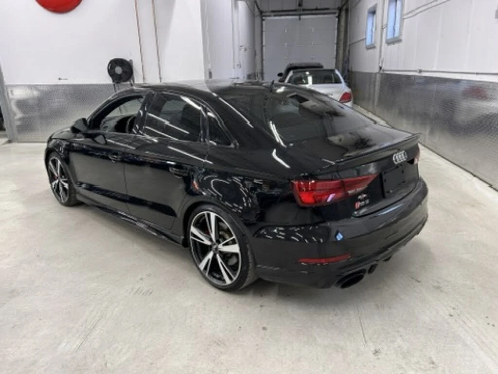 Audi Rs3 B&O* ПАНОРАМА* DISTRONIC* МЪРТВА ТОЧКА* КЕЙЛЕС - изображение 4