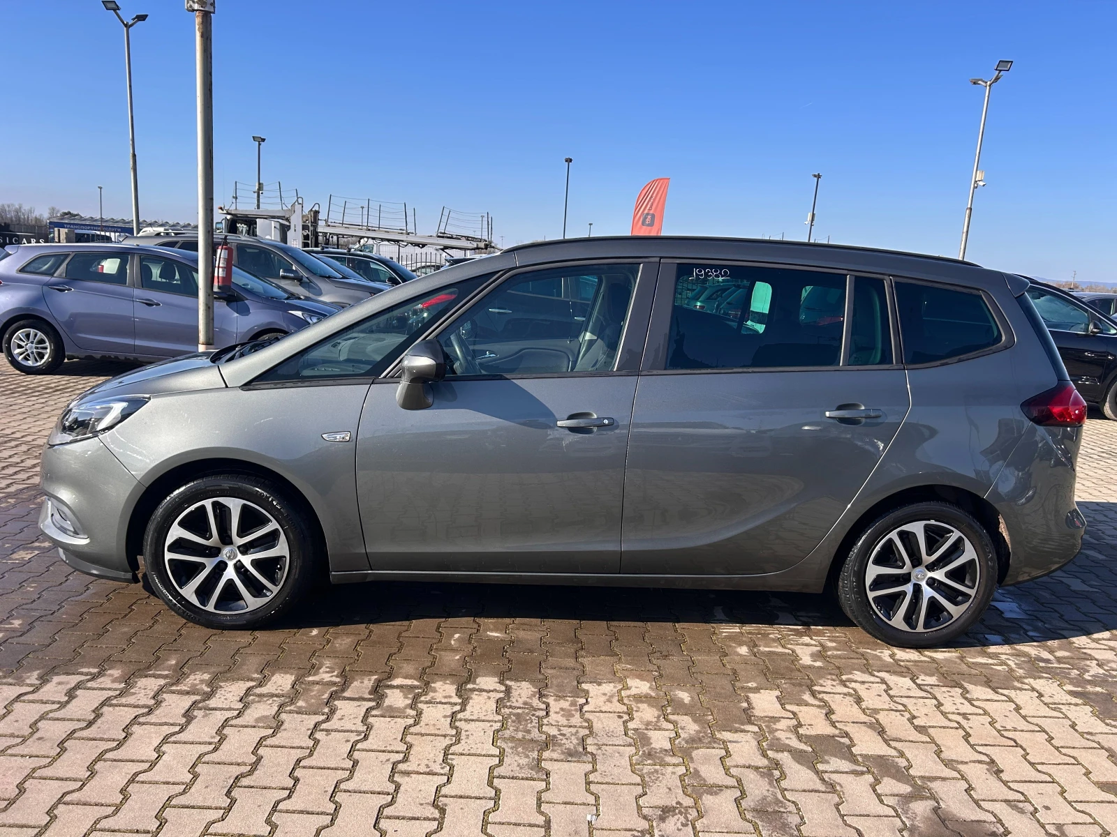 Opel Zafira TOURER 1.6CDTI NAVI EURO 6 - изображение 9