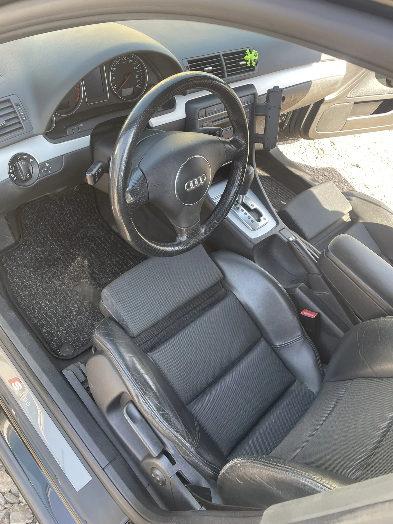 Audi A4 1.8t, снимка 6 - Автомобили и джипове - 54140813