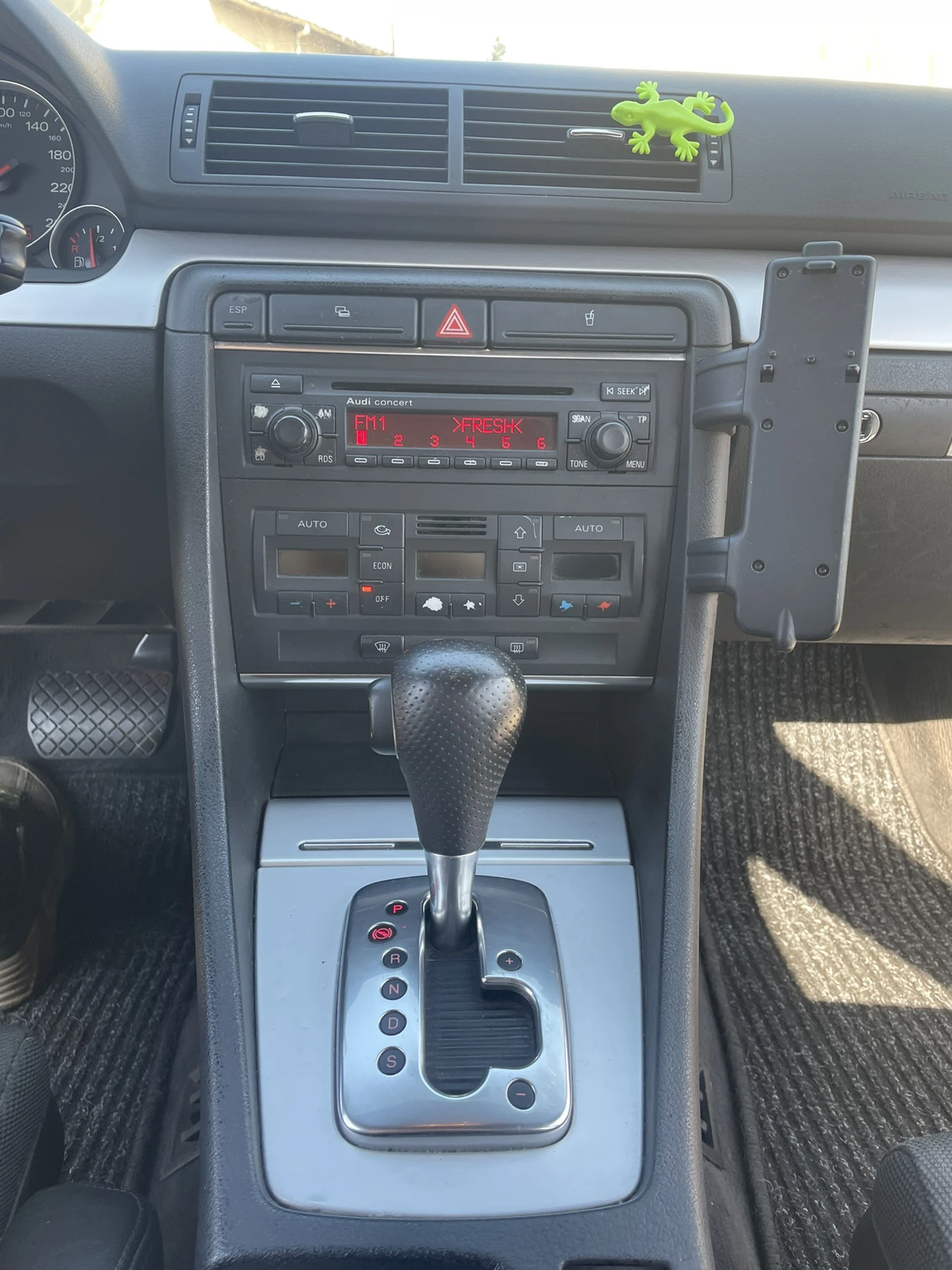 Audi A4 1.8t, снимка 12 - Автомобили и джипове - 54140813