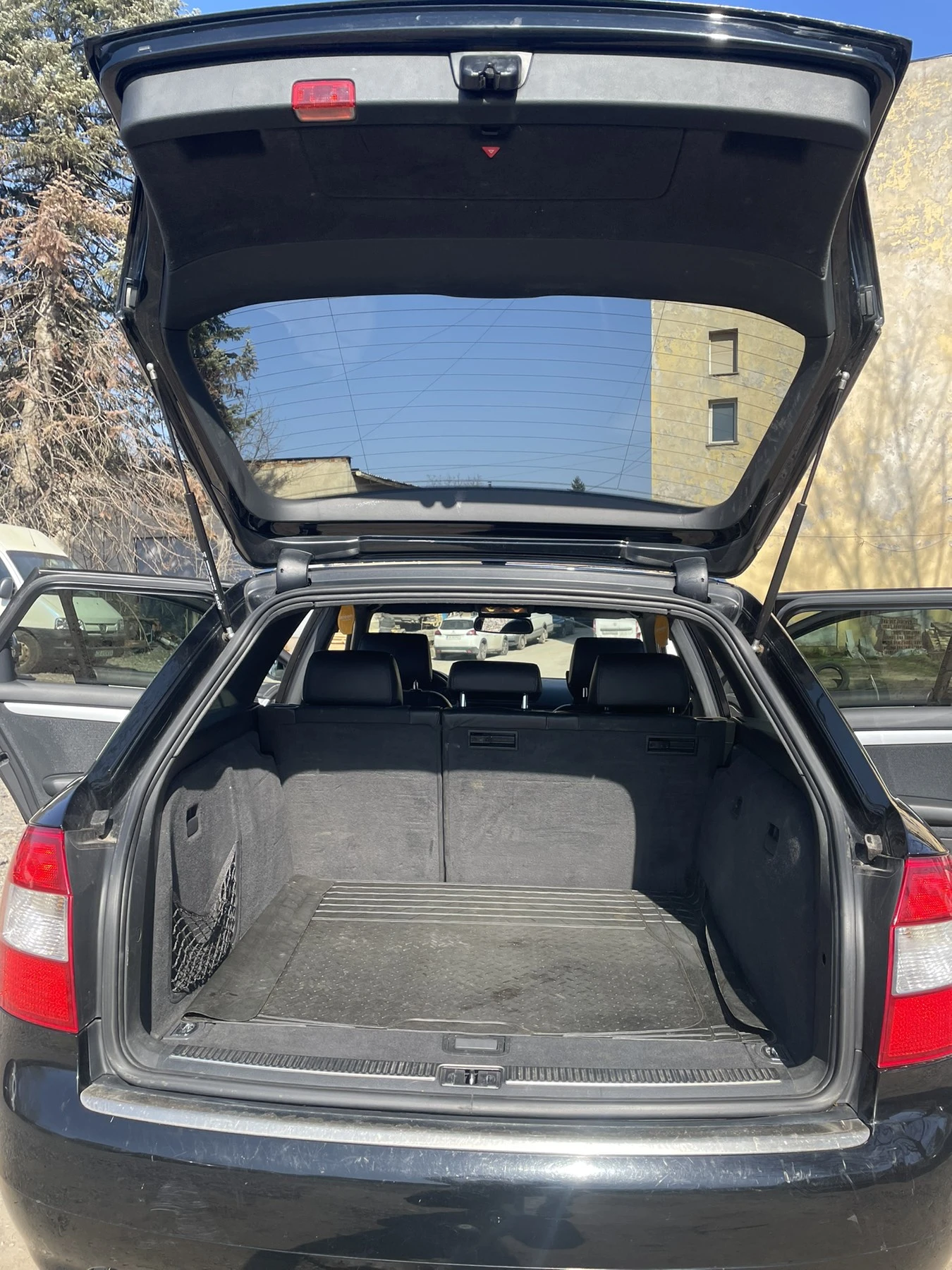 Audi A4 1.8t, снимка 8 - Автомобили и джипове - 54140813