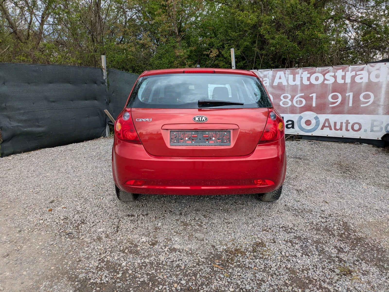 Kia Ceed 1.6i, снимка 5 - Автомобили и джипове - 54358649