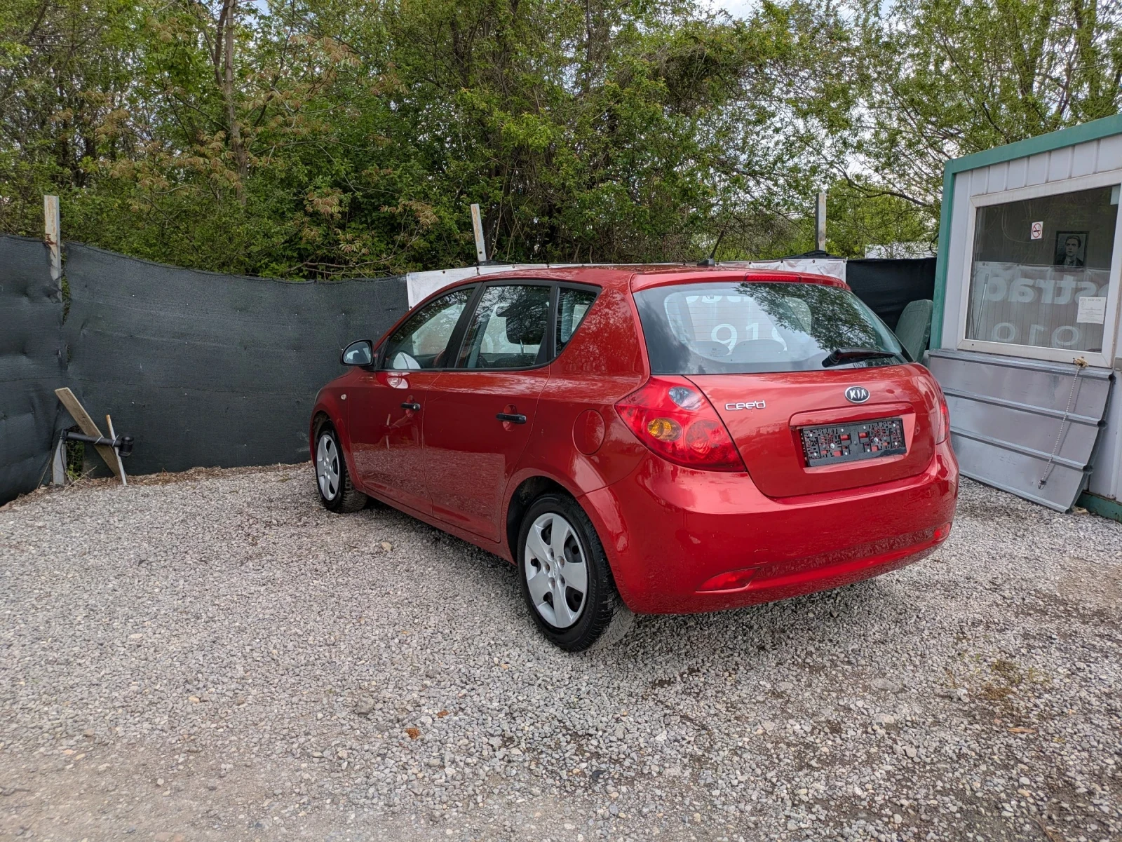 Kia Ceed 1.6i, снимка 6 - Автомобили и джипове - 54358649