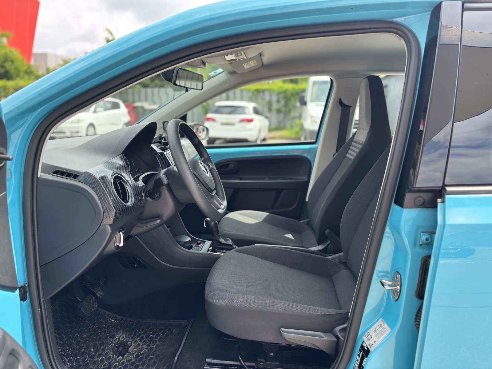 VW Up e-UP!/CCS/ в гаранция, снимка 13 - Автомобили и джипове - 54642847