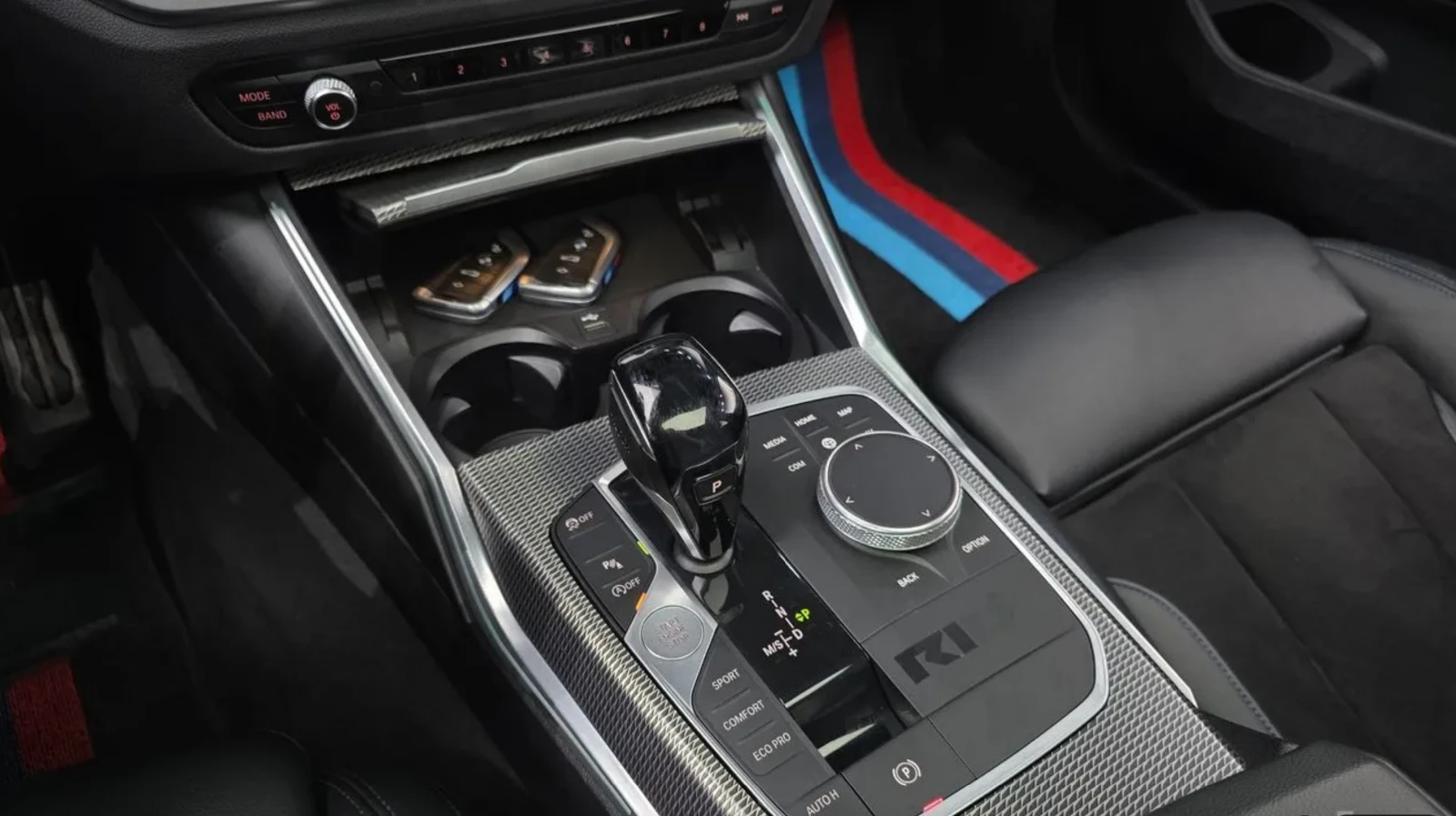 BMW 320 М* PANO* HUD* CARBON* КРАЙНА ЦЕНА* , снимка 6 - Автомобили и джипове - 54915839