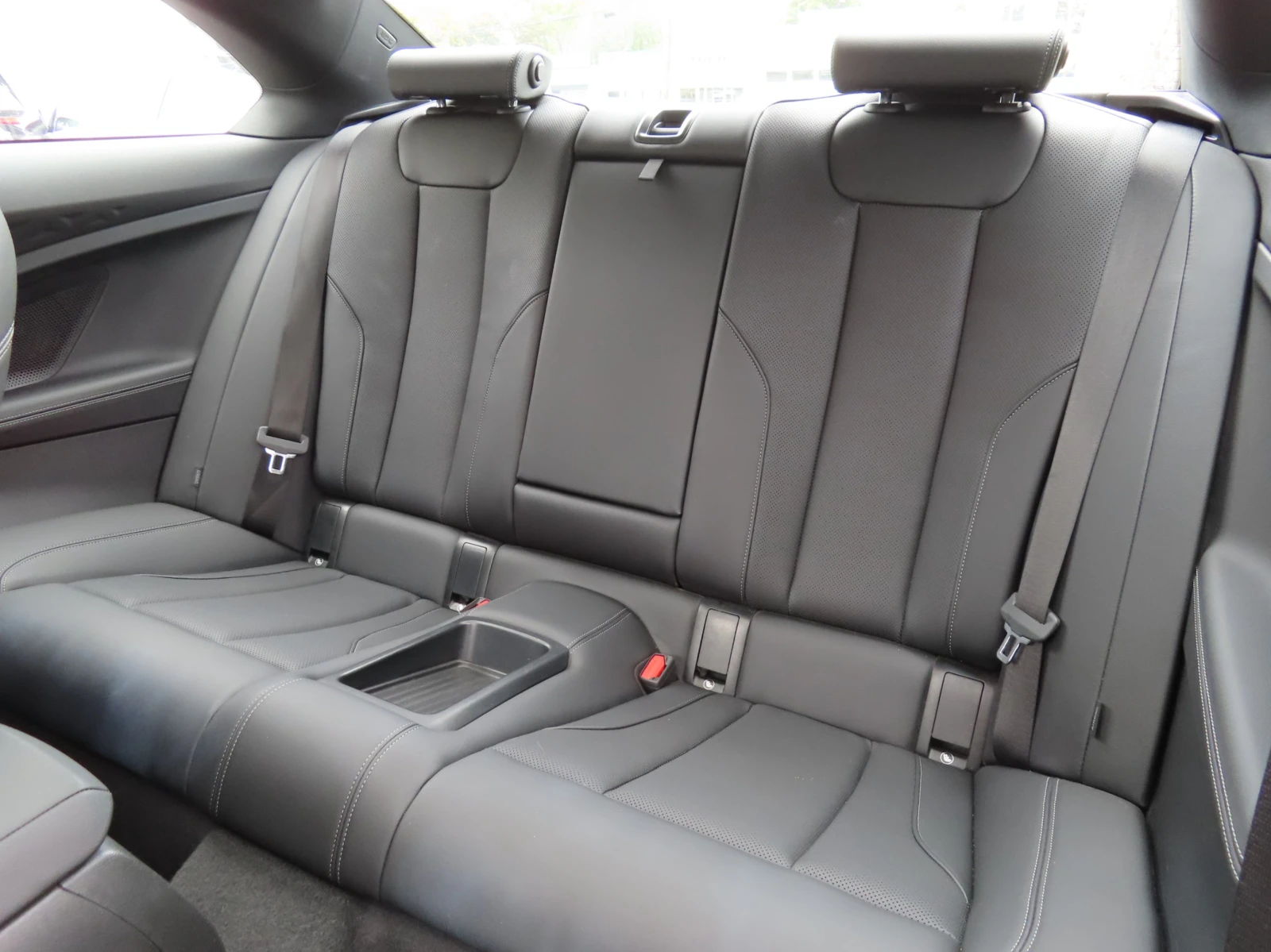 BMW 230 * xDrive* КОЖА* ПОДГРЕВ* ШИБИДАХ* КАМЕРА* LED* , снимка 12 - Автомобили и джипове - 54943002