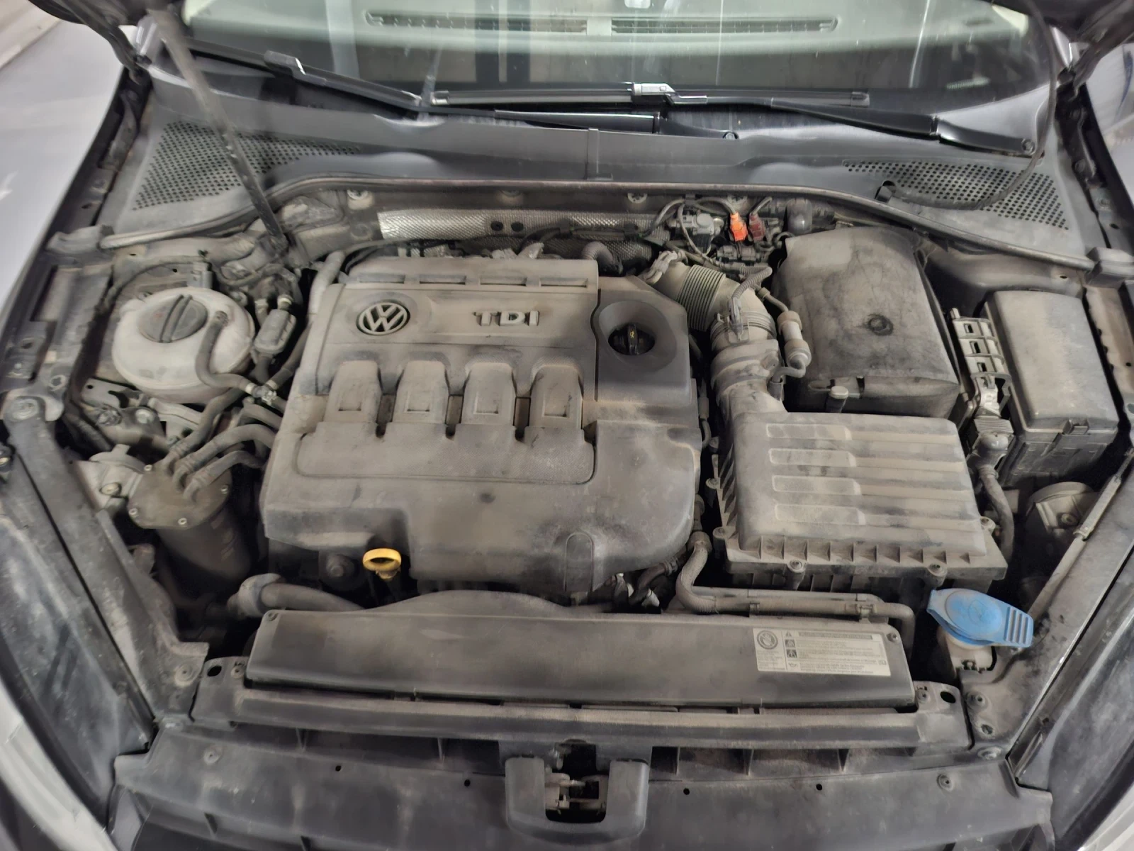 VW Golf 2.0 TDI, снимка 5 - Автомобили и джипове - 55163075