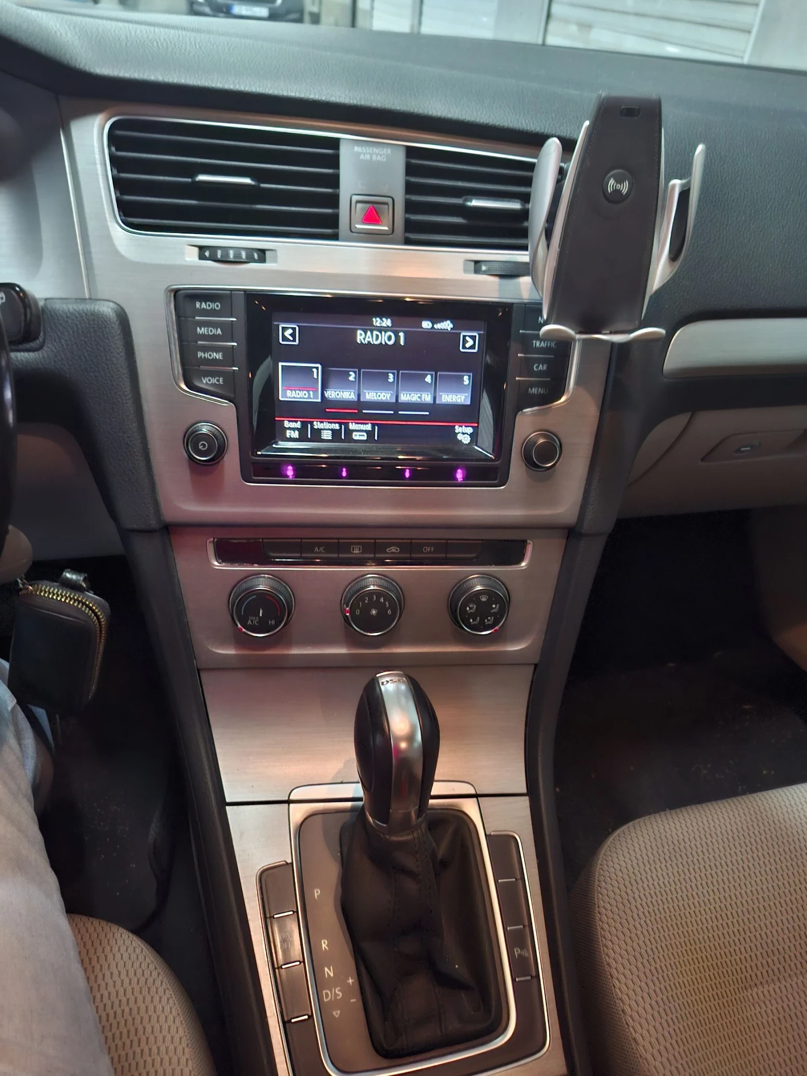 VW Golf 2.0 TDI, снимка 6 - Автомобили и джипове - 55163075