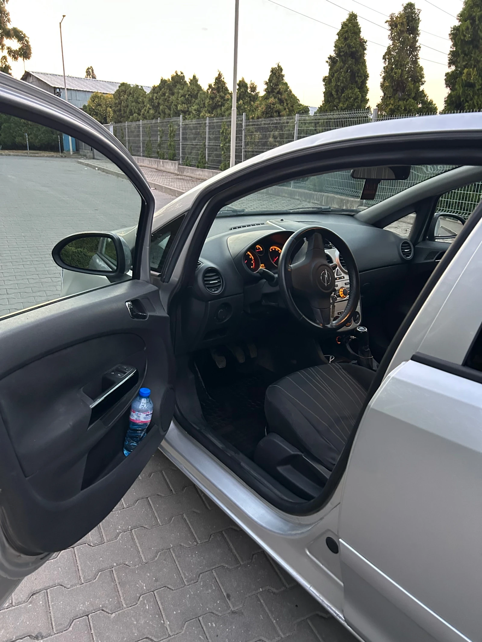 Opel Corsa 1.2, снимка 9 - Автомобили и джипове - 55826473