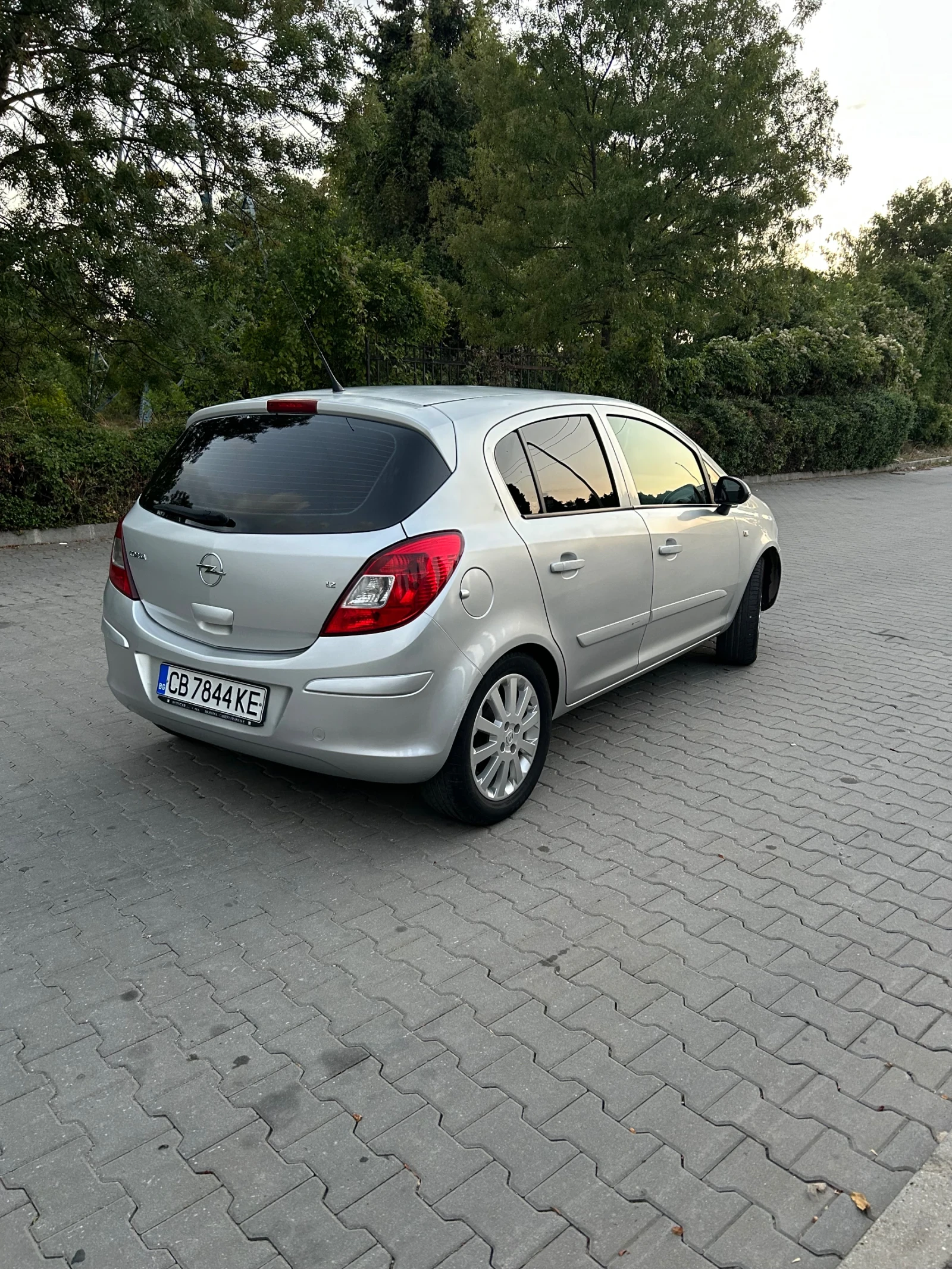 Opel Corsa 1.2, снимка 7 - Автомобили и джипове - 55826473